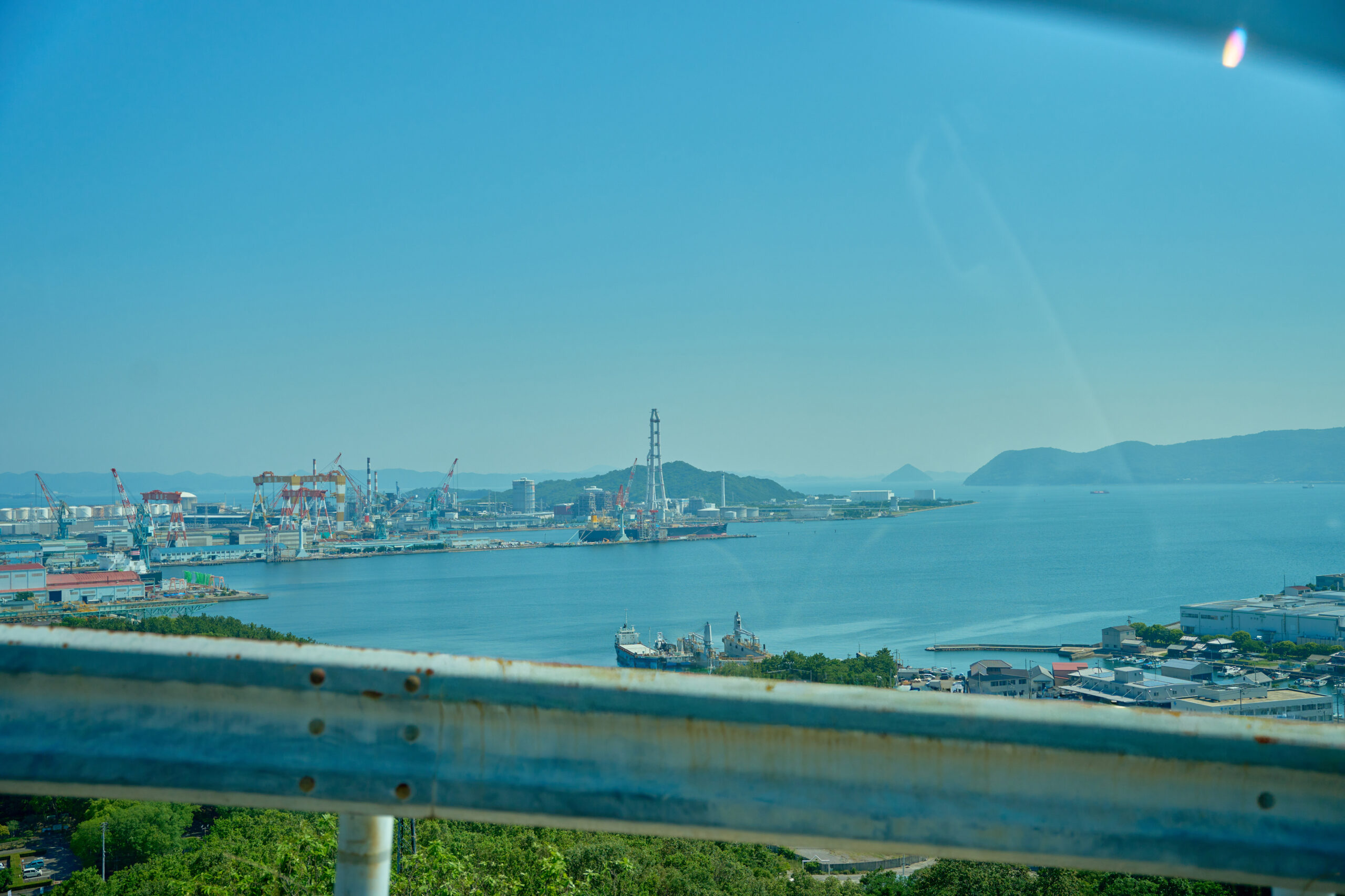 山頂へ向かう途中から、すでに絶景が広がります。